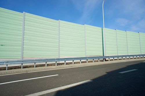 Geluidsscherm wekt tegelijkertijd energie op