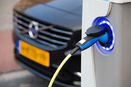 IenW rolt 45 slimme laadpleinen uit in Nederland